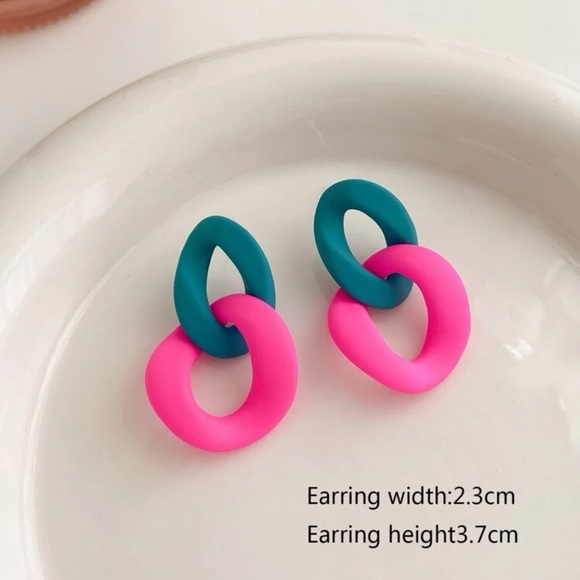 🎀 Awesome Color Block Chainlink Earrings 🎀 - Picture 3 of 3